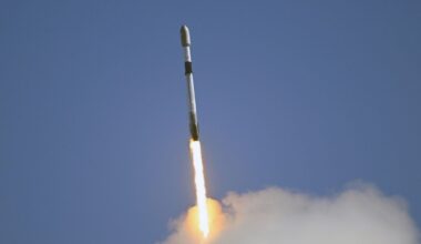 SpaceX launches 29 satellites after fireball spotted in the sky