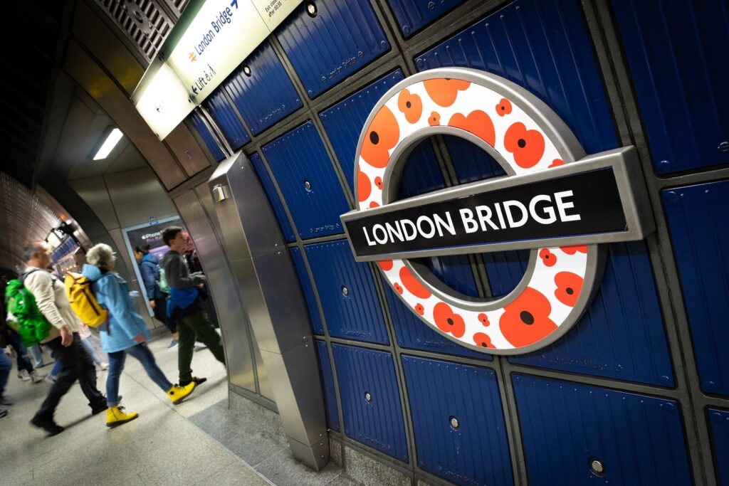Special poppy appeal roundel at London Bridge.