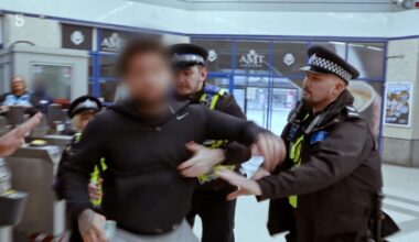 London fare dodgers shock: 200,000 Tube journeys are unpaid ever day - as number of law-breaking passengers spikes