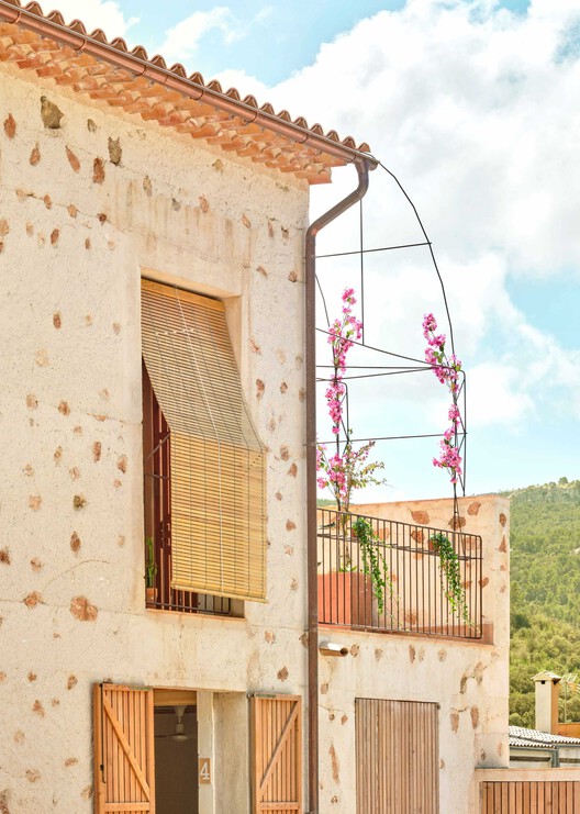 Ses Veles Housing / Alventosa Morell Arquitectes  + Joan Josep Fortuny Giró - Interior Photography, Wood, Balcony