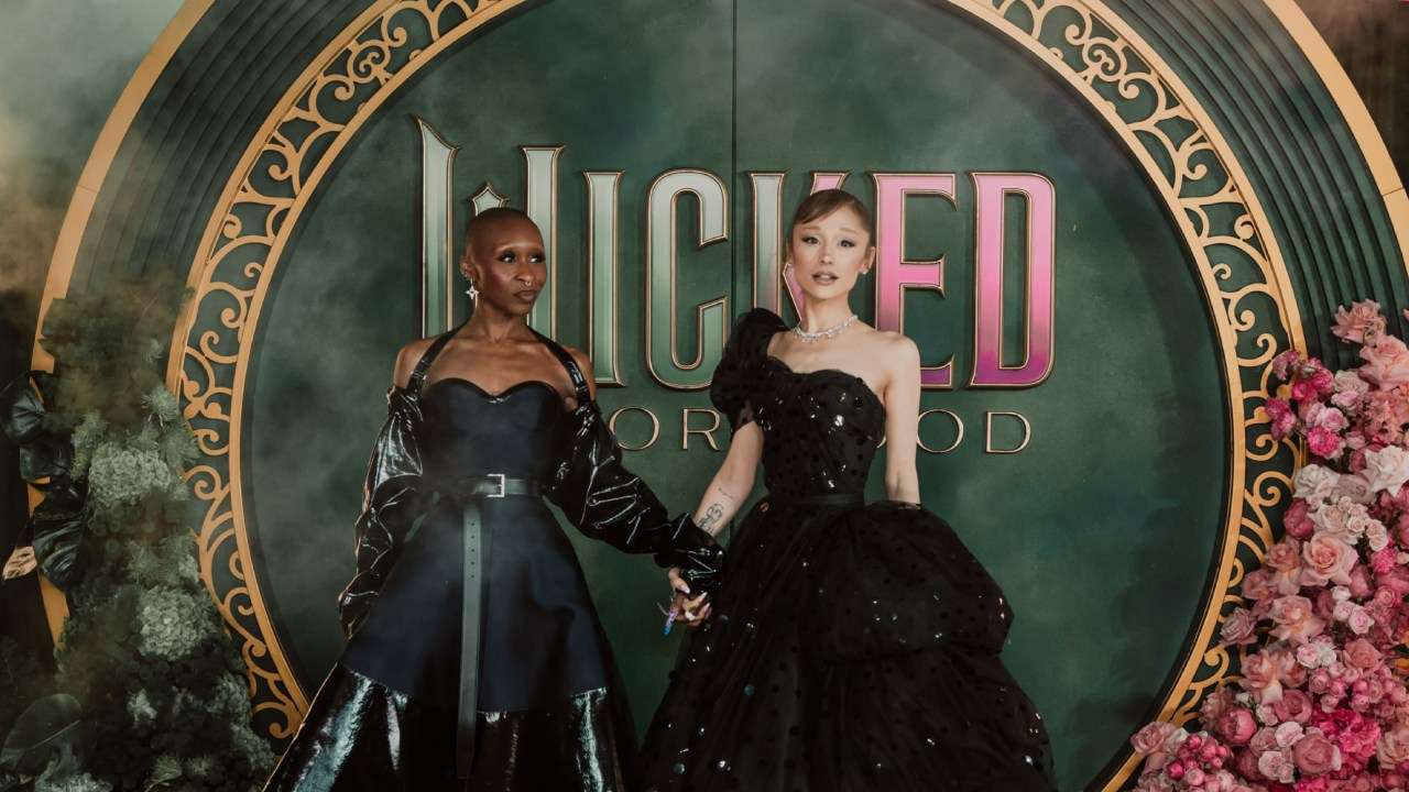 Two women posing for the cameras. Wicked For Good UK Premiere. Cynthia Erivo and Ariana Grande. Photo by Zekariah Al-Bostani