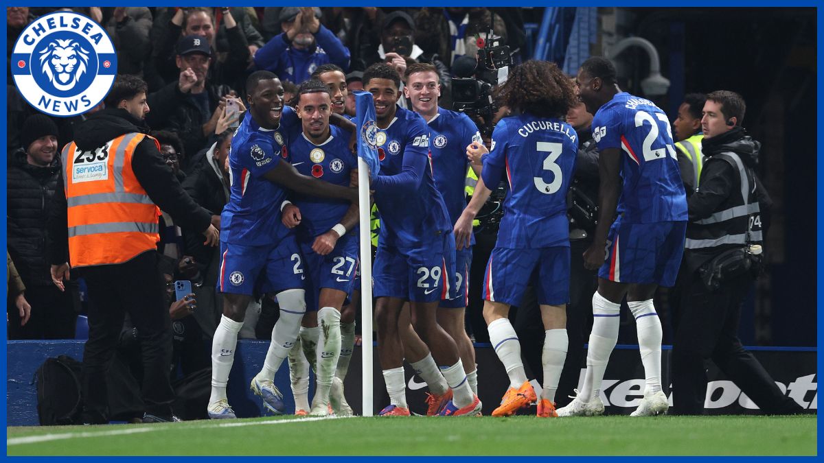 Chelsea celebrate their goal against Wolves as a group.