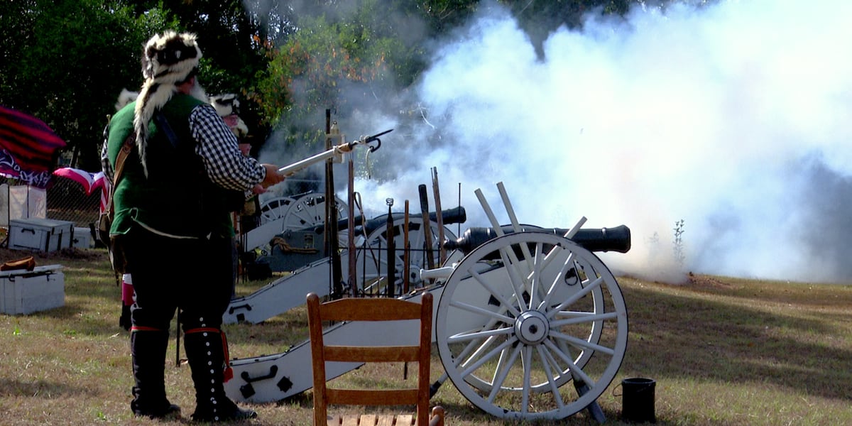 Sons of the American Revolution teach about war’s history