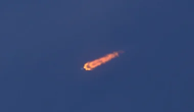 First booster of the developed SpaceX rocket fails during test