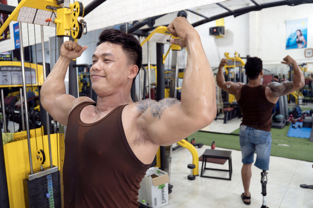One leg, unbreakable will: Vietnamese bodybuilder redefines strength
- Ảnh 2. One leg, unbreakable will: Vietnamese bodybuilder redefines strength
- Ảnh 2.