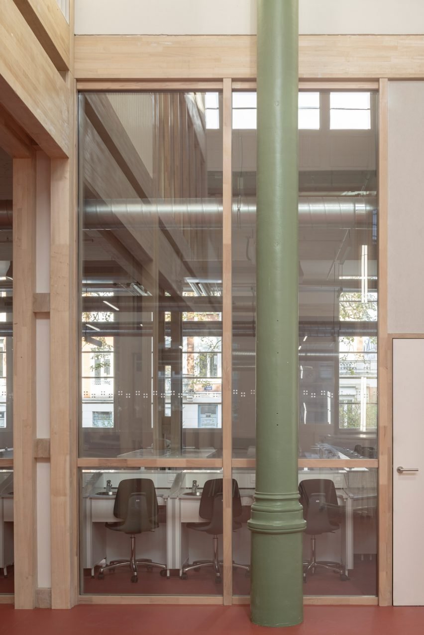 Workspaces by Atelier 9.81 and Perrot & Richard