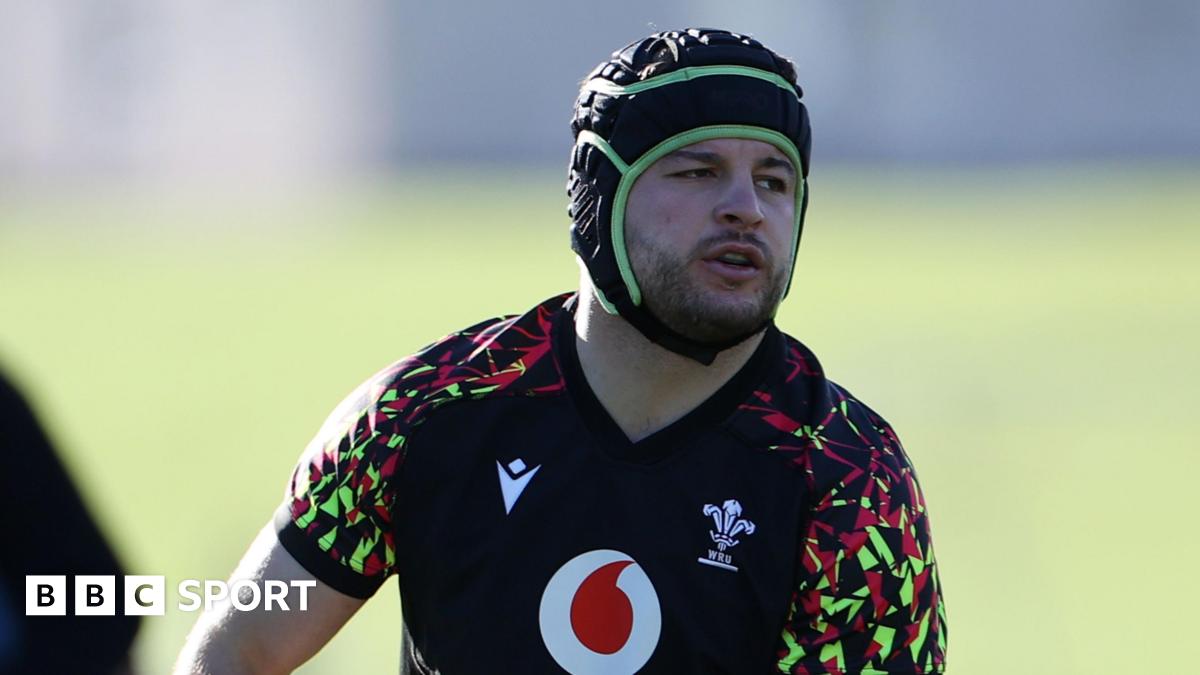 Harri Deaves in Wales training