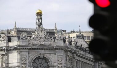 Bank of Spain rules out housing 'bubble' but considers setting limits on mortgage lending