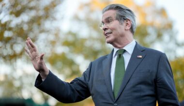 Bessent Deflects Inflation Concerns, Sees Better Times in 2026