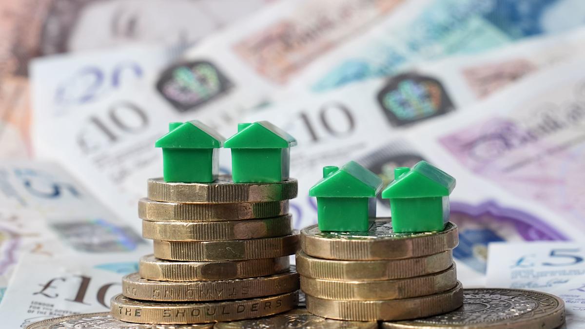 UK interest rates set to stay at 4%, but policymakers ‘deeply divided’