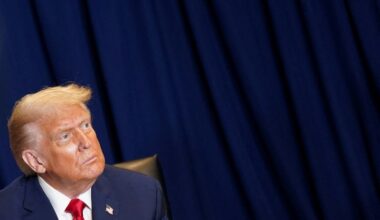 EU lawmakers debate sunset clause, conditions for Trump tariff deal