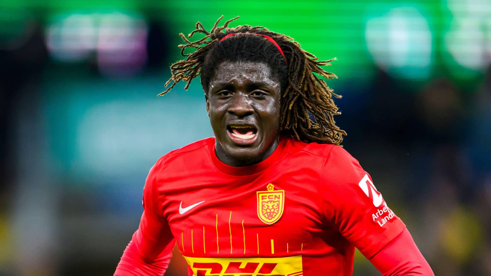 Arsenal plot path to Essien 2.0 as battle with Prem rivals could be on