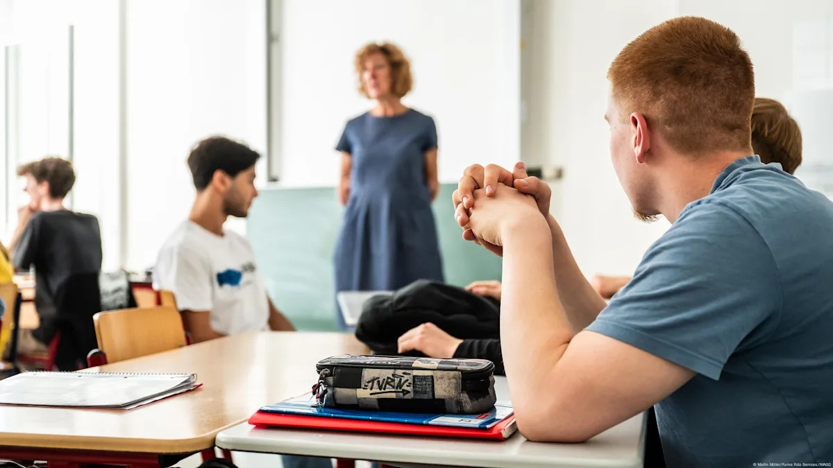 Will German schools train students for war and disasters?