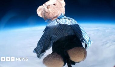 Map: A map showing where the bear took off from in Lymington, where it is thought it fell to Earth near Reading or Henley-on-Thames and where the balloon was recovered in High Wycombe.