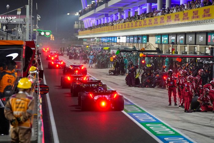 Drivers pit during the safety car