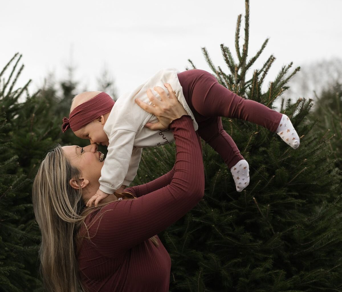 Photographer Emily with her daughter Sienna