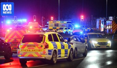 'Nothing to suggest' stabbing attack on train was a terrorist incident, UK police say