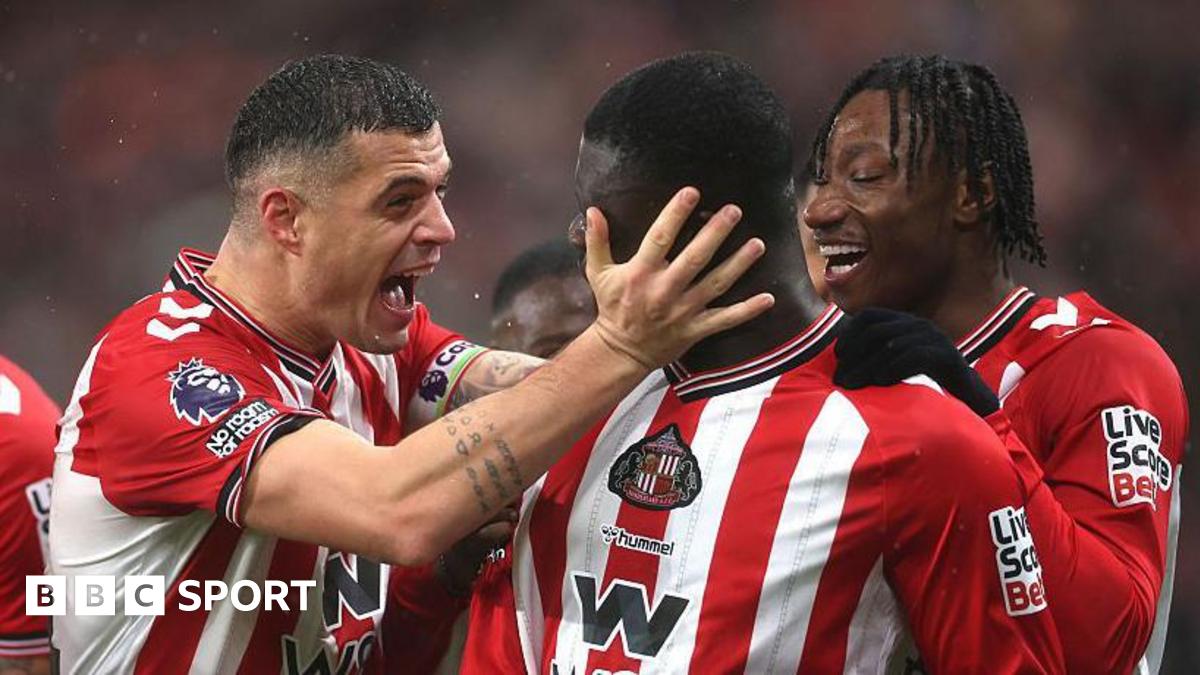 Sunderland players Granit Xhaka and Brian Brobbey celebrate a goal