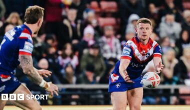 Oliver Russell in action for Wakefield