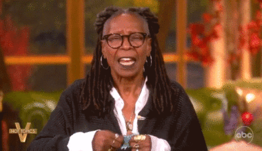 Whoopi Goldberg tears up clarification note from Sunny Hostin on The View