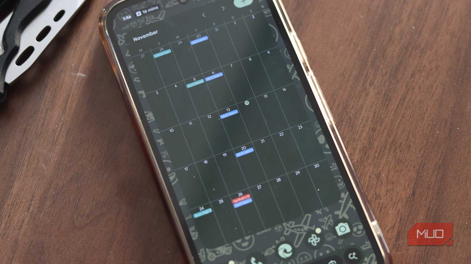 Google Calendar widget in month view.
