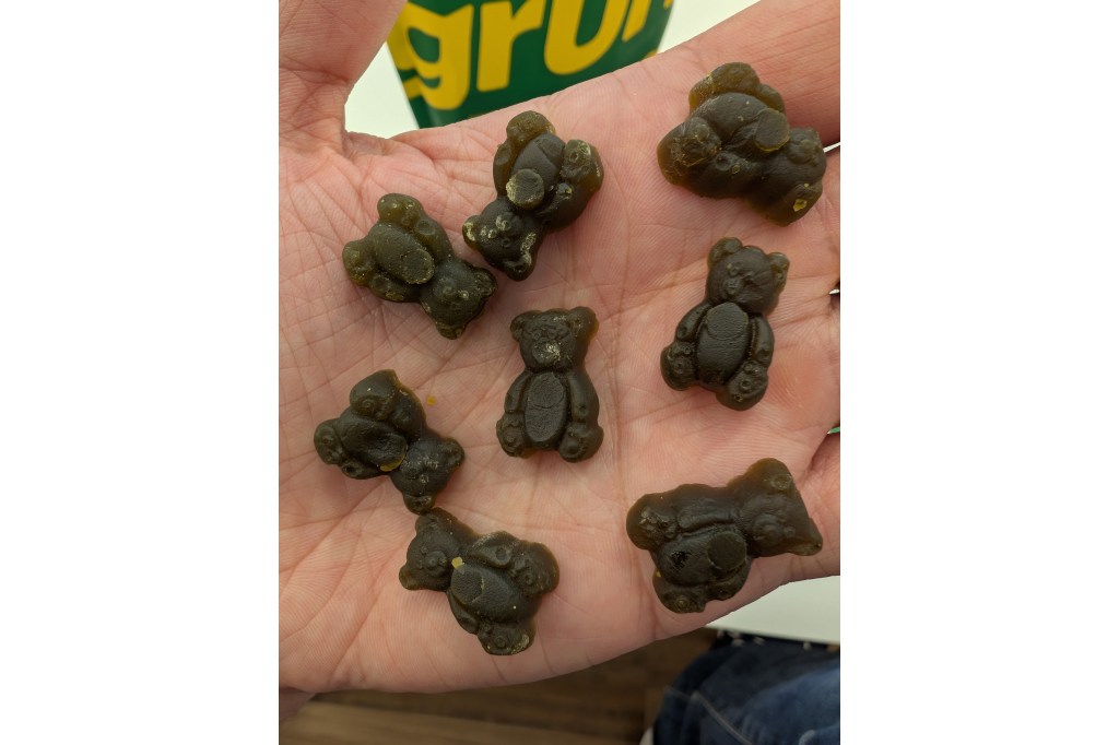 Gruns gummies in hand
