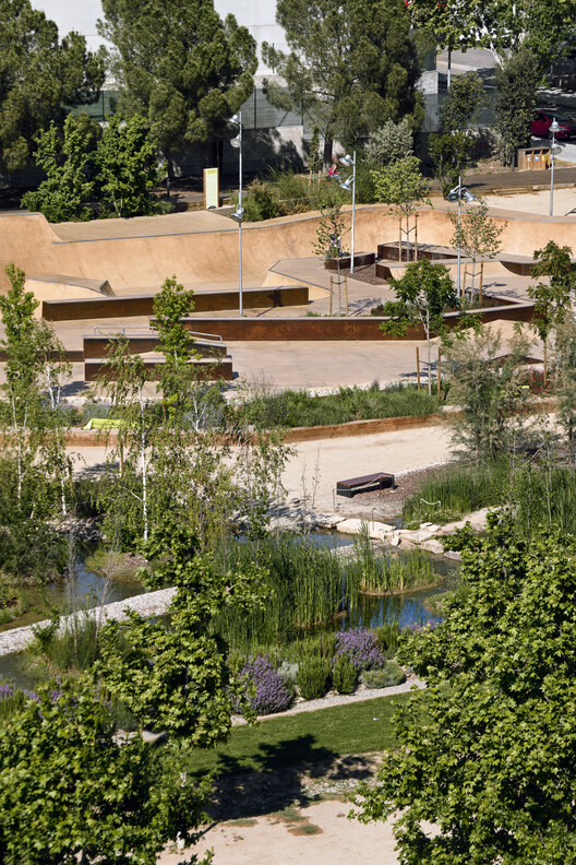 Rethinking Public Space Through a Skateboarder’s Eyes - Image 5 of 26