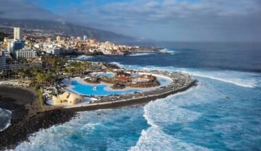 Three dead and 15 injured in tidal surge on Spanish island of Tenerife