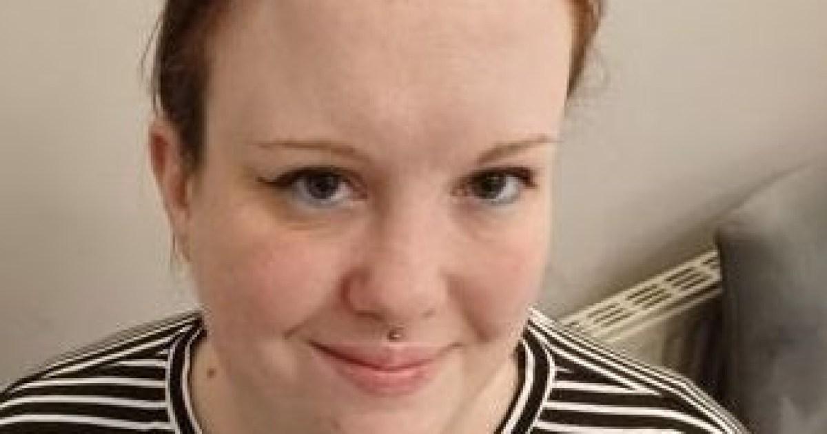 Family mourn 'beautiful and kind' daughter, 34, stabbed at bus stop | News UK