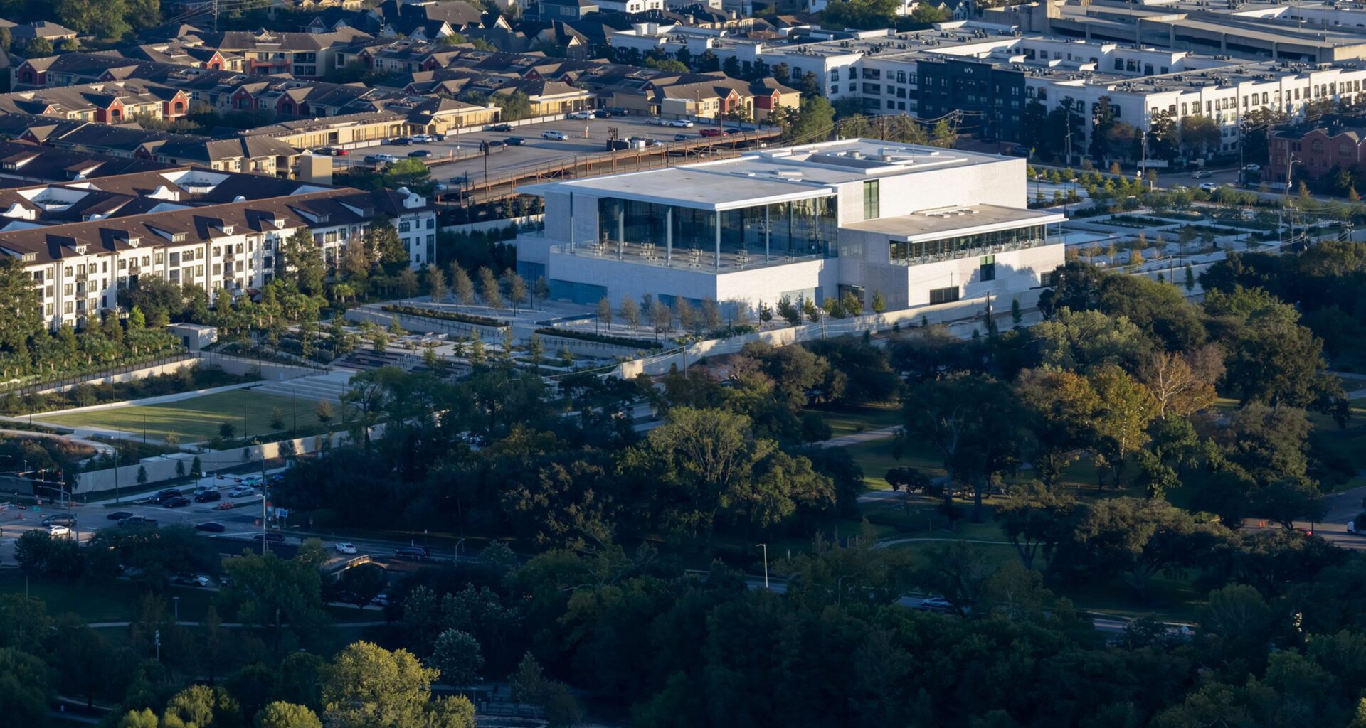 Farshid Moussavi wraps Ismaili Center in Houston with "tapestry in stone"