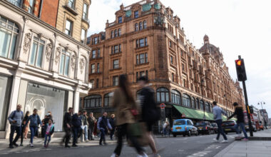 LONDON, ENGLAND - APRIL 22: Pedestrians cross the street near Harrods luxury department store on April 22, 2022 in London, England. The country's Office of National Statistics reported today that retail sales dropped 1.4% in March as the UK's rising cost of living affected consumer spending. (Photo by Hollie Adams/Getty Images)