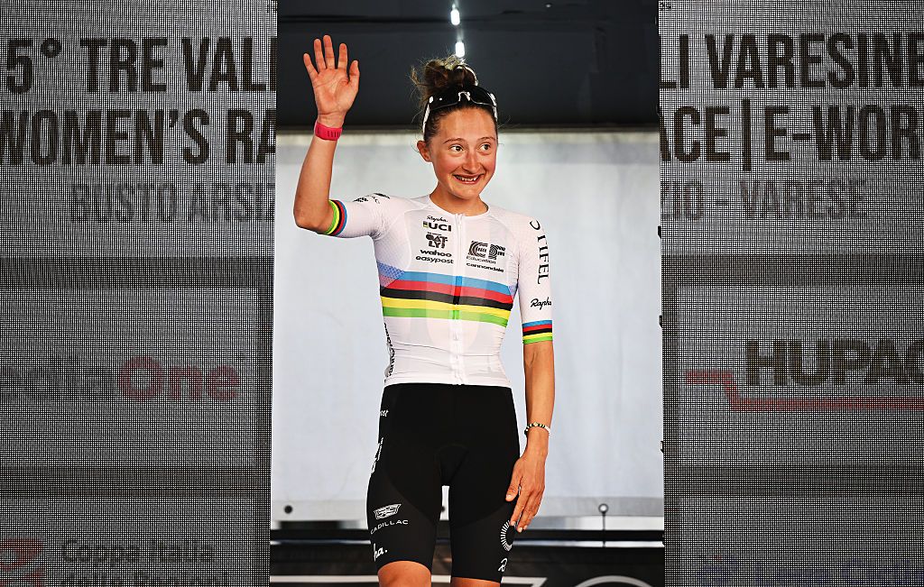 VARESE, ITALY - OCTOBER 07: Magdeleine Vallieres of Canada and Team EF Education-Oatly celebrates at podium as World Champion Jersey during the 5th Tre Valli Varesine Women's Race 2025 a 137km one day race from Busto Arsizio to Varese on October 07, 2025 in Varese, Italy. (Photo by Dario Belingheri/Getty Images)