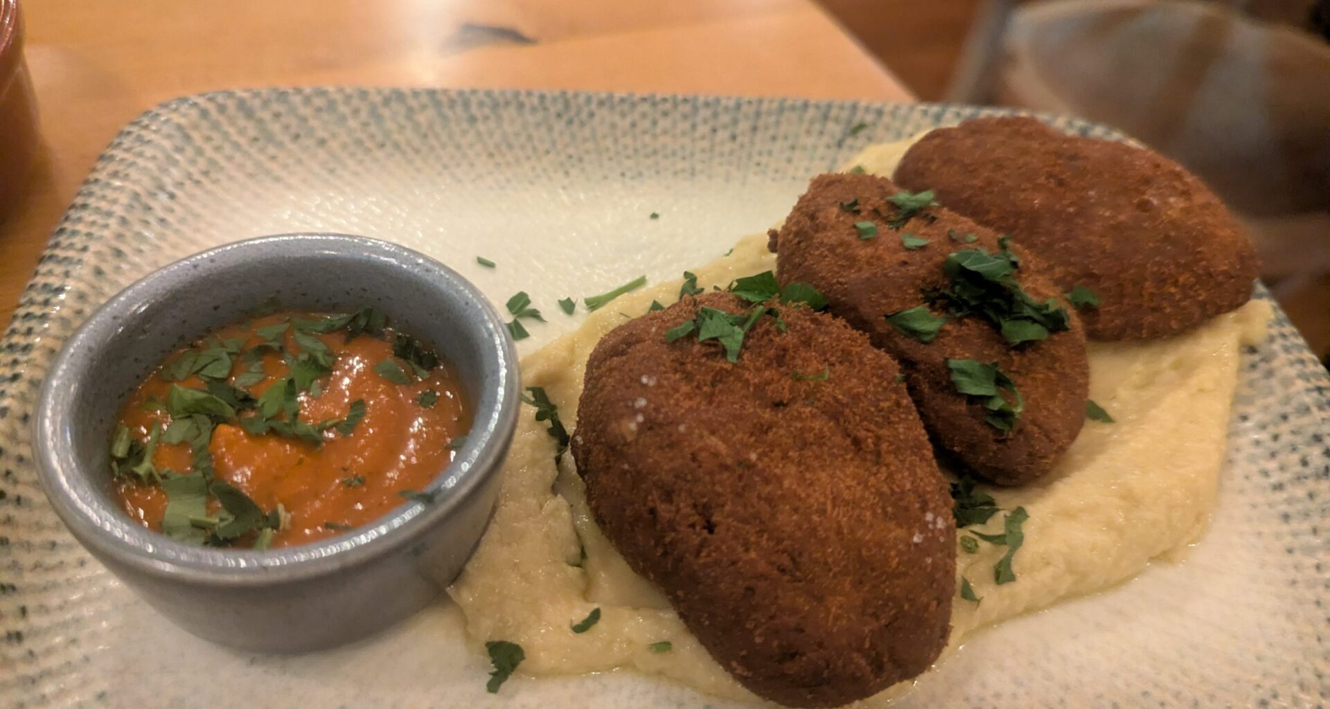 Review: La Casa, Leith Walk