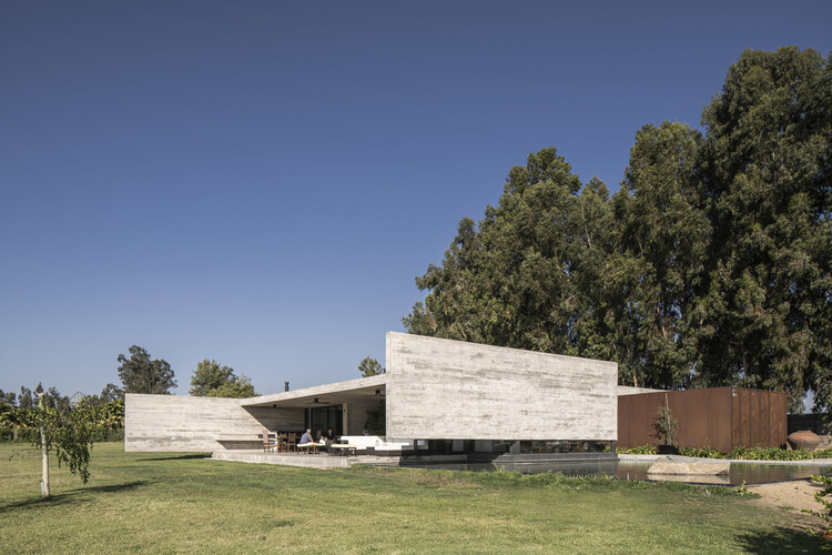 House La Primavera / Nicolas Vicente - Image 1 of 16