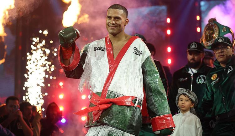 David Benavidez announces fight against Gilberto Ramirez on May 2, Las Vegas likely