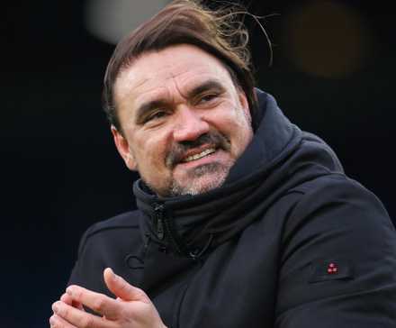Leeds United boss Daniel Farke applauding the supporters