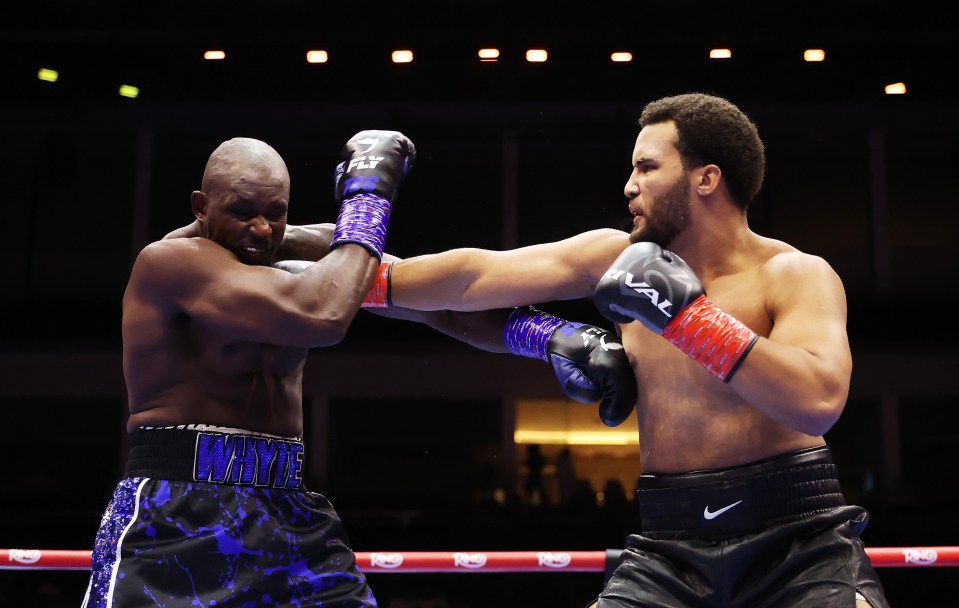 Moses Itauma fighting Dillian Whyte
