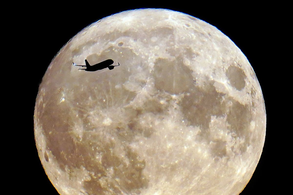 How to see the biggest supermoon of the year over London on Bonfire Night