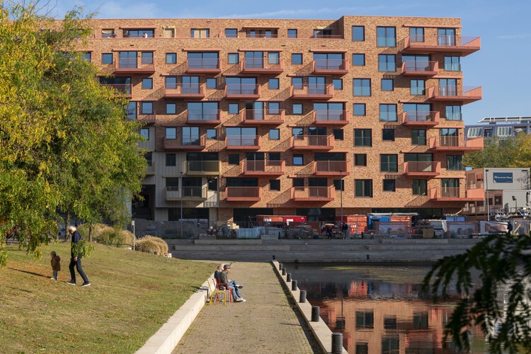Palazzo Residential Building Paleiskwartier / Benthem Crouwel Architects - Exterior Photography, Waterfront