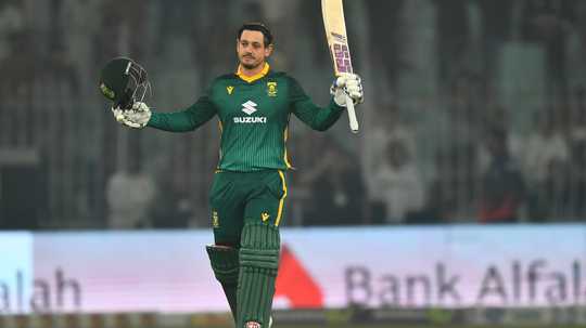 quinton-de-kock-struck-his-22nd-odi-century