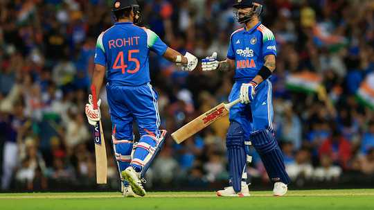 rohit-sharma-and-virat-kohli-put-on-an-unbeaten-stand-together-at-the-scg-in-the-third-odi