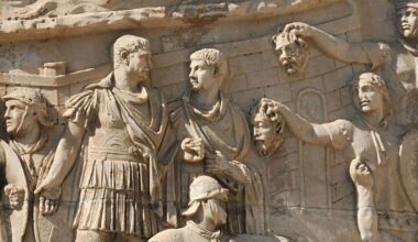 Roman soldiers offering the emperor the decapitated heads of Dacian enemies