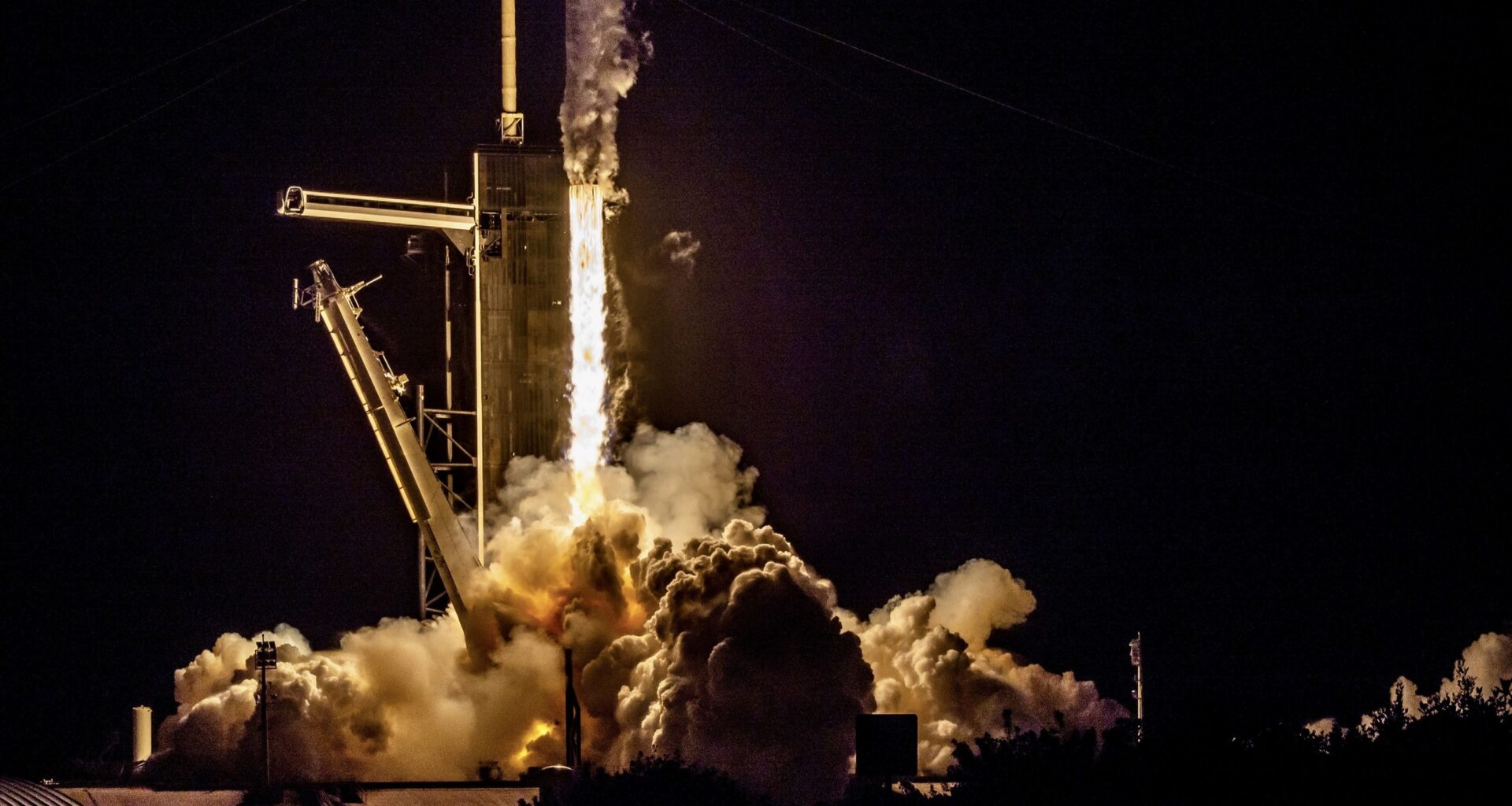 FAA restricts commercial rocket launches indefinitely due to air traffic risks