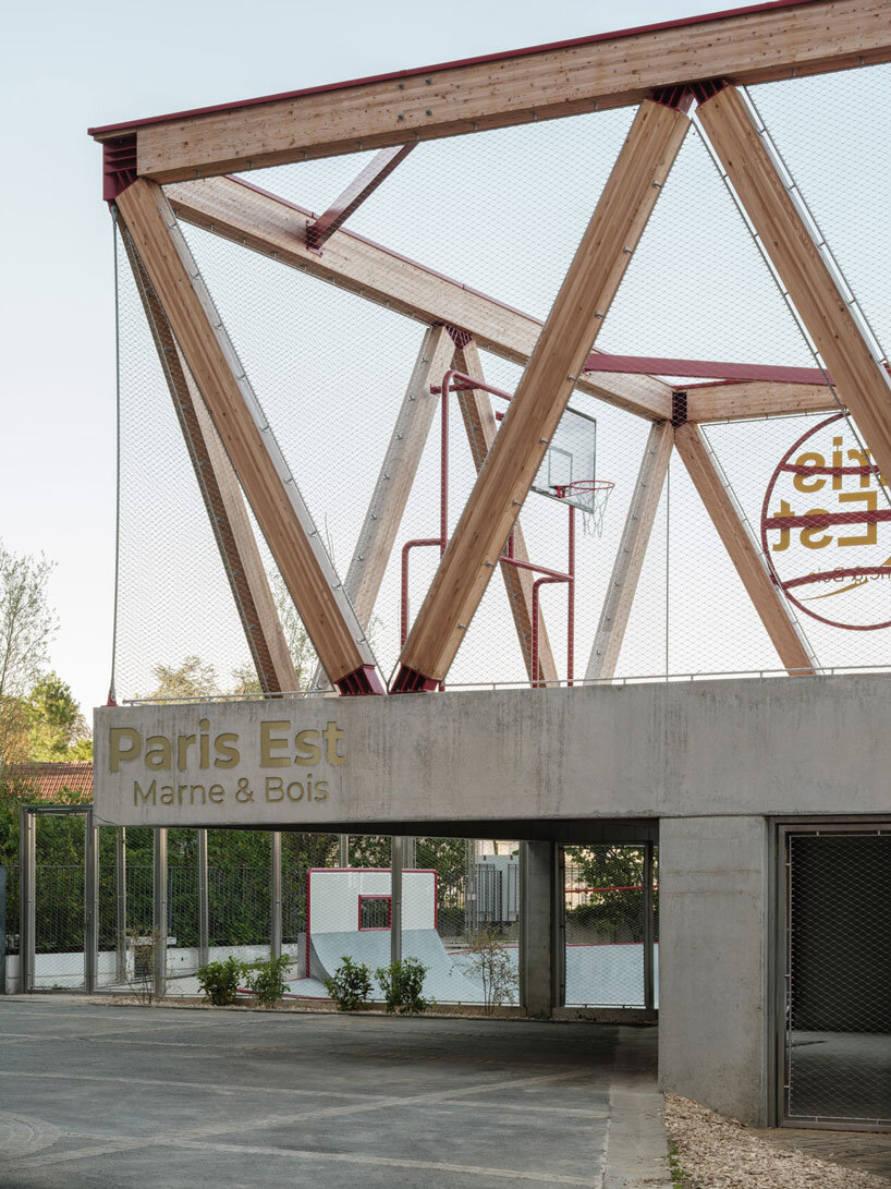 cantilever sports court crowns urban skatepark bowl along railway in france