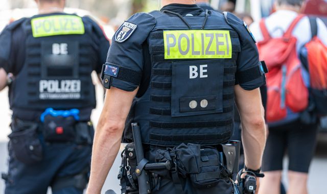 Police in Germany arrest suspected Hamas member who 'acquired Glock pistols to attack Jewish institutions' - MKFM 106.3FM