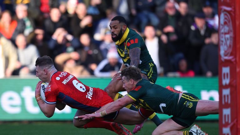 Picture by Ed Sykes/SWpix.com - 08/11/2025 - ABK Beer Rugby League Ashes - England vs Australia - Headingley Stadium, Leeds, England - George Williams of England scores a try