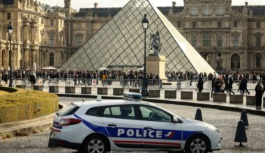 France Detains Last Suspected Louvre Thief