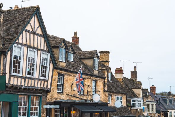 Buildings along the High Street, Burford, 