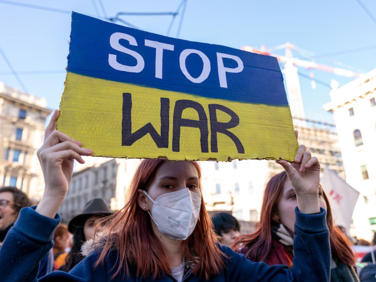 Stop losing more lives in Ukraine