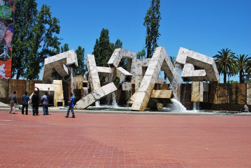 Vaillancourt Fountain